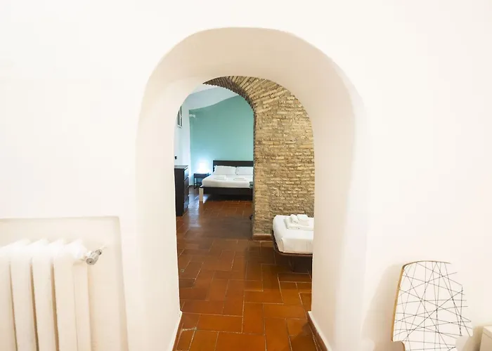 Grotto By Campo De Fiori Rzym